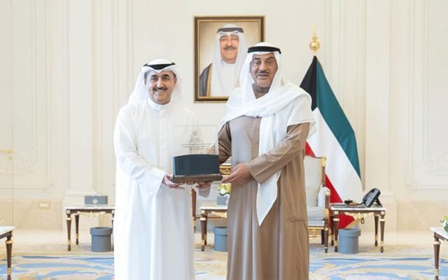 الرومي يسلّم ولي العهد ورئيس الحكومة التقرير السنوي لديوان المحاسبة للسنة المالية 2025/2026
