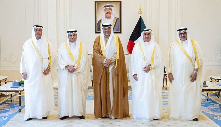 ولي العهد ورئيس الوزراء يستقبلان رئيس المجلس الأعلى للقضاء ومسؤولي المحاكم بعد أدائهم اليمين القانونية