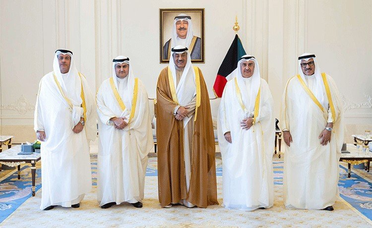 ولي العهد ورئيس الوزراء يستقبلان رئيس المجلس الأعلى للقضاء ومسؤولي المحاكم بعد أدائهم اليمين القانونية