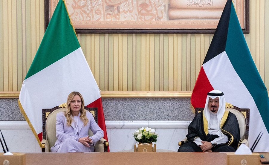الكويت وإيطاليا توقعان مذكرتي تفاهم وخطاب نوايا في الاستثمار والدفاع والتعاون العسكري